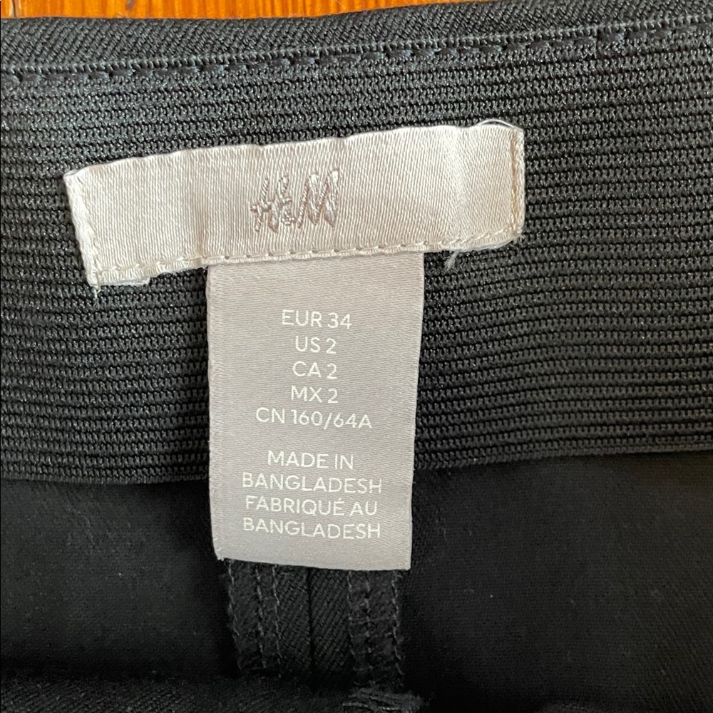 H&M Women’s Classic Black Skirt
